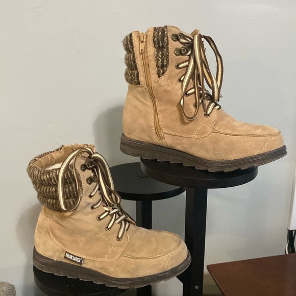 Muk Luks tan suede boots, size 7. - Picture 6 of 12